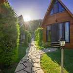 Karaoez Sapphire Bungalows
