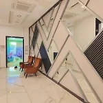 5 Star Facilities/Walking Distance To Amenities And The Beach