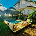 Lion Dreams Villas 1 -Swimming Pool