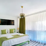 Villa Chives