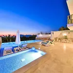 Villa Oezge
