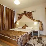 07 Group Hotel