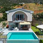 Villa Toucano Peaceful Villa With Nature View, Pool And Jacuzzi
