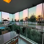 Sa Apartments! 300M To The Beach