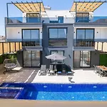 Villa Lalezar