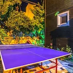 Denize Manzarali Oezel Havuzlu Ev Gameover