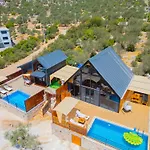 Villam Oezguel
