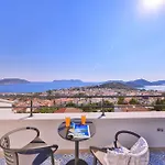 Lobelya Suites