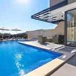 Renovu Premium Villas In Kalkan