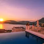 Ketchy Villa , Sleeps 12 , Heatable Infinity Pool , Wifi , Sunset In Kalkan