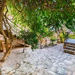 Stylish Modern Hideout Apart In Kas
