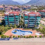 Calista, Empire, Seven Stars Residence
