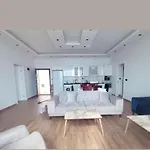 Ada Villa