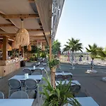 Blue Wave Suite Hotel