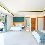 Blanca Beach Hotel