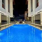 Grand Diker Port Residence