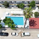 Hillside Apart Hotel