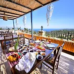 Zuhre Cafe Bungalow