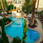 Elegance East Hotel