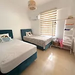 Villa Mit Garten, 500 M Zum Strand, In Der Naehe Der Stadt