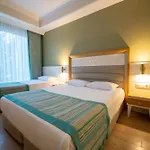 Karmir Resort & Spa