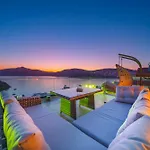 Villa White