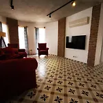 Red F30 Kirmizi,Modern Tasarimli Villa