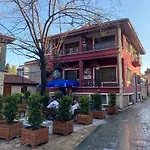 Berlin Hostel & Street