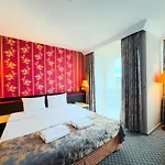 Senza Sunset Beach Hotel