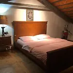 Private 100M2 Detached Villa With Central Castle Garden