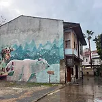 Kuyu Beergarden Hostel