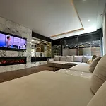 Kundu Villas Heated Pool Retreat