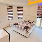 Super 4 Bedroom Villa With Pool