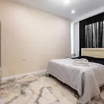 Duplex In Cleopatra, 200 M To The Beach