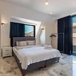Duplex In Cleopatra, 200 M To The Beach