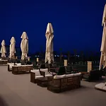 Serenity Queen Hotel
