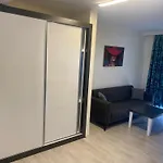 Meryam Sueit Deluxe
