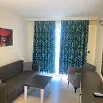 Meryam Sueit Deluxe