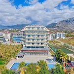 Sey Beach Hotel & Spa