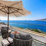 Newly Renovated Villa 30 Metres From The Beach