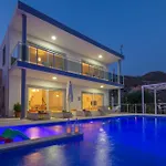 Villa Rana - Stunning Views And Luxury Furnishings