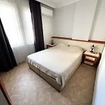 Cleopatra Damlatash Apartments