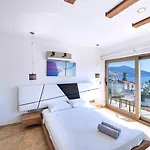 5 Bedroom Villa Close To The Town 9629