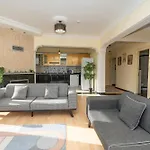 B Lackstone Homes