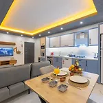 Islamlar Apartment With Private Pool 3248