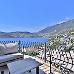 Luxury Villa Close To The Beach 7884