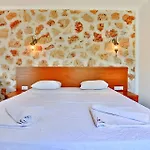 Luxury Villa Close To The Beach 7884