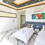 Luxury 2 Bedroom Villa - 1600