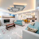 Kaskalkan Deniz Manzarali Havuzlu Bahceli Villa