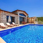 Uzumlu Village 2 Bedroom Villa - 1023
